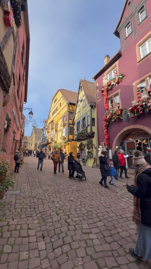 Colorful_buildings_christmas_riquewihr_frace
